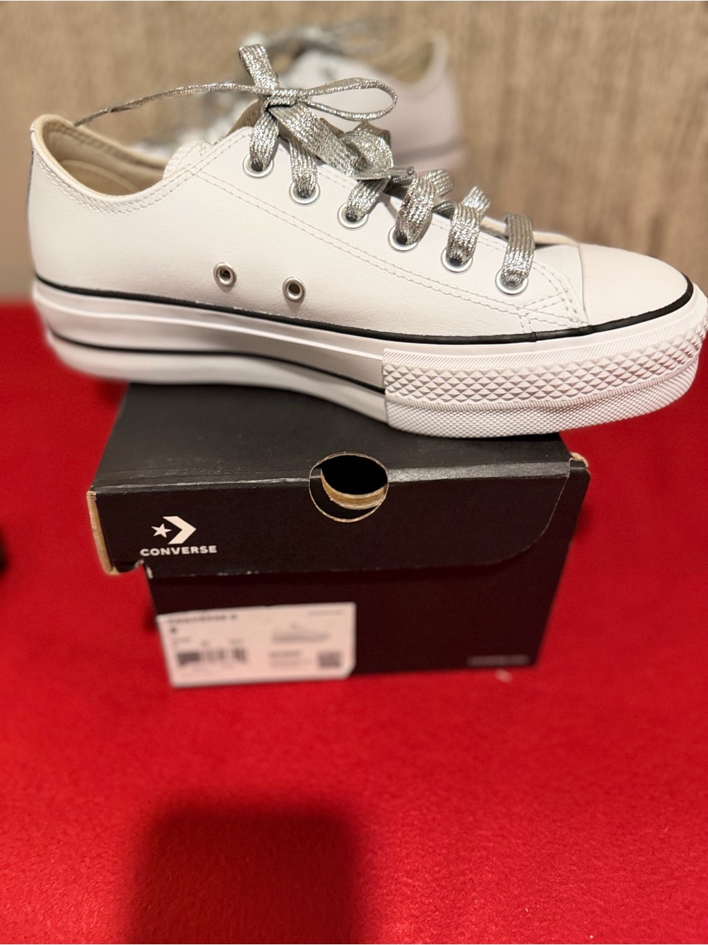 CONVERSE/ CHUCK TAYLOR “LEATHER” PLATFORM All Stars White Low-Top Sneakers